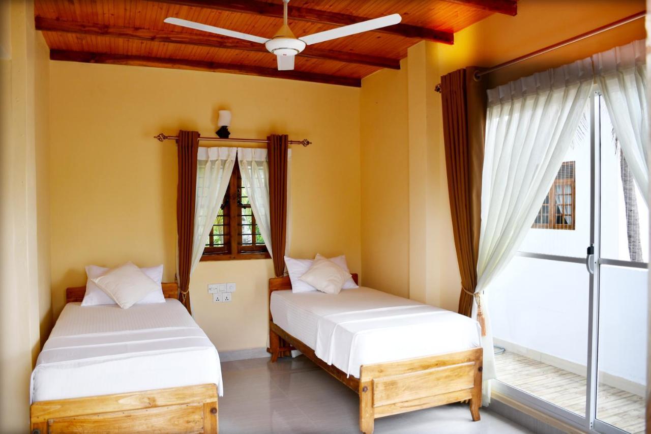 Bluewater Beach Resort Trincomalee Exterior photo