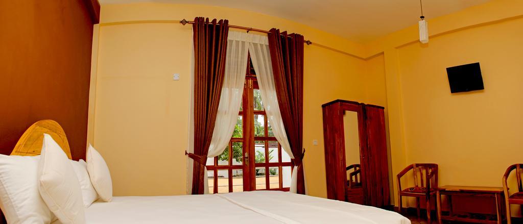 Bluewater Beach Resort Trincomalee Exterior photo
