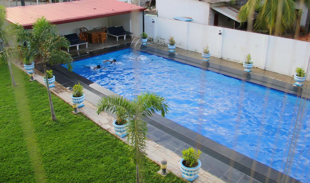 Bluewater Beach Resort Trincomalee Exterior photo