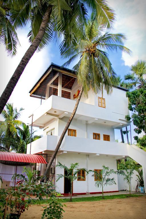 Bluewater Beach Resort Trincomalee Room photo