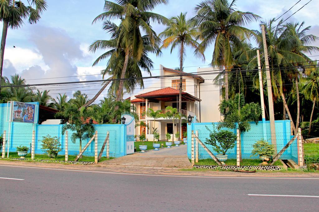 Bluewater Beach Resort Trincomalee Exterior photo